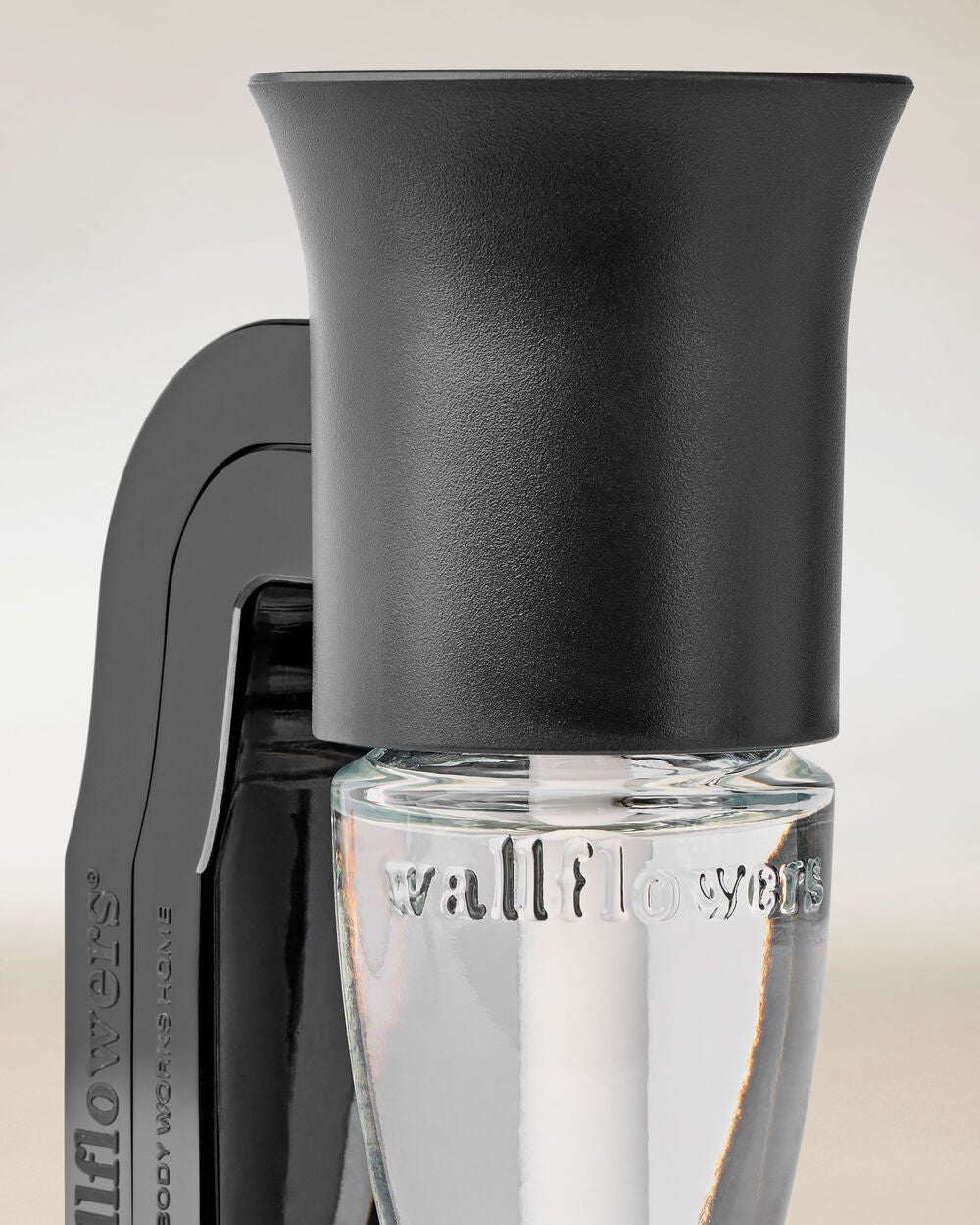 Black Flare Wallflowers Fragrance Plug - Image 2
