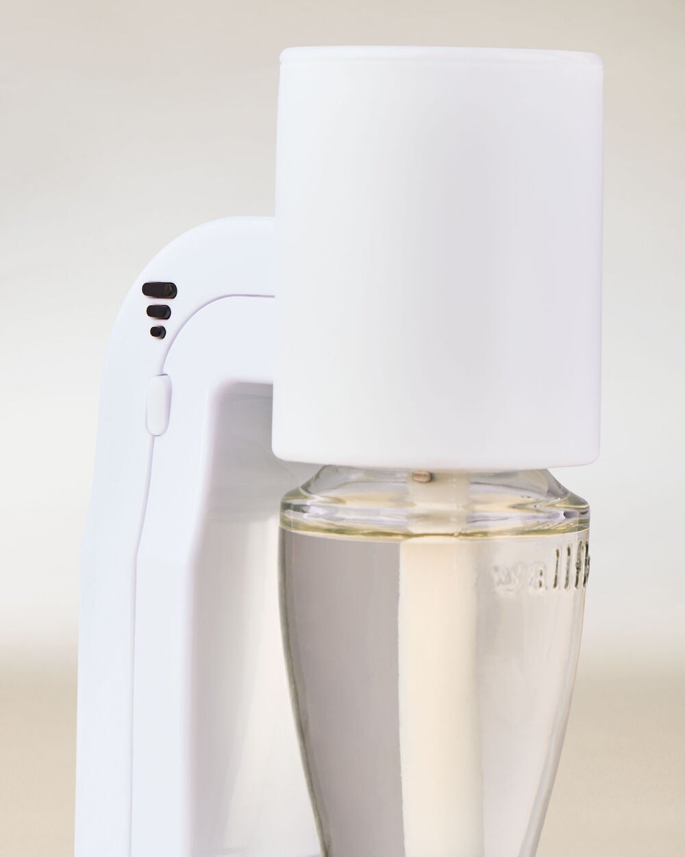 White Scent Control? Wallflowers Fragrance Plug - Image 2