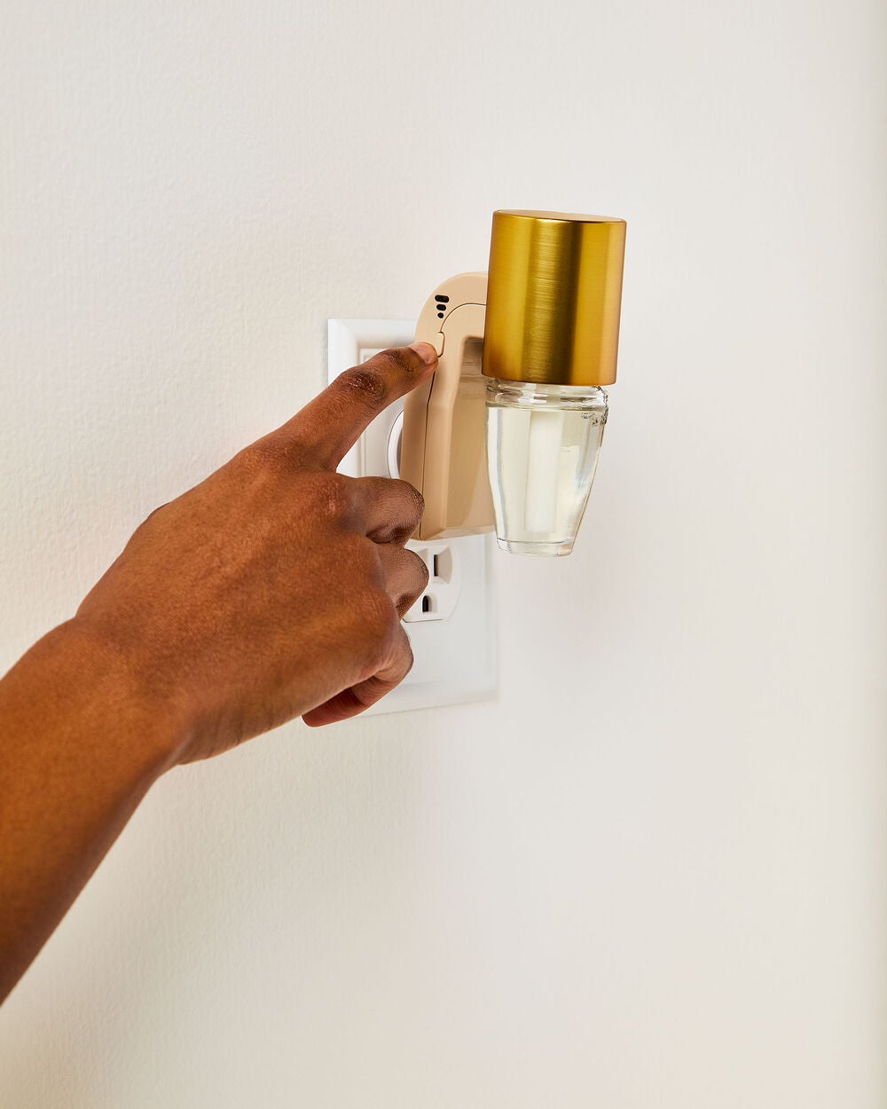 Brass Metallic Scent Control? Wallflowers Fragrance Plug - Image 5