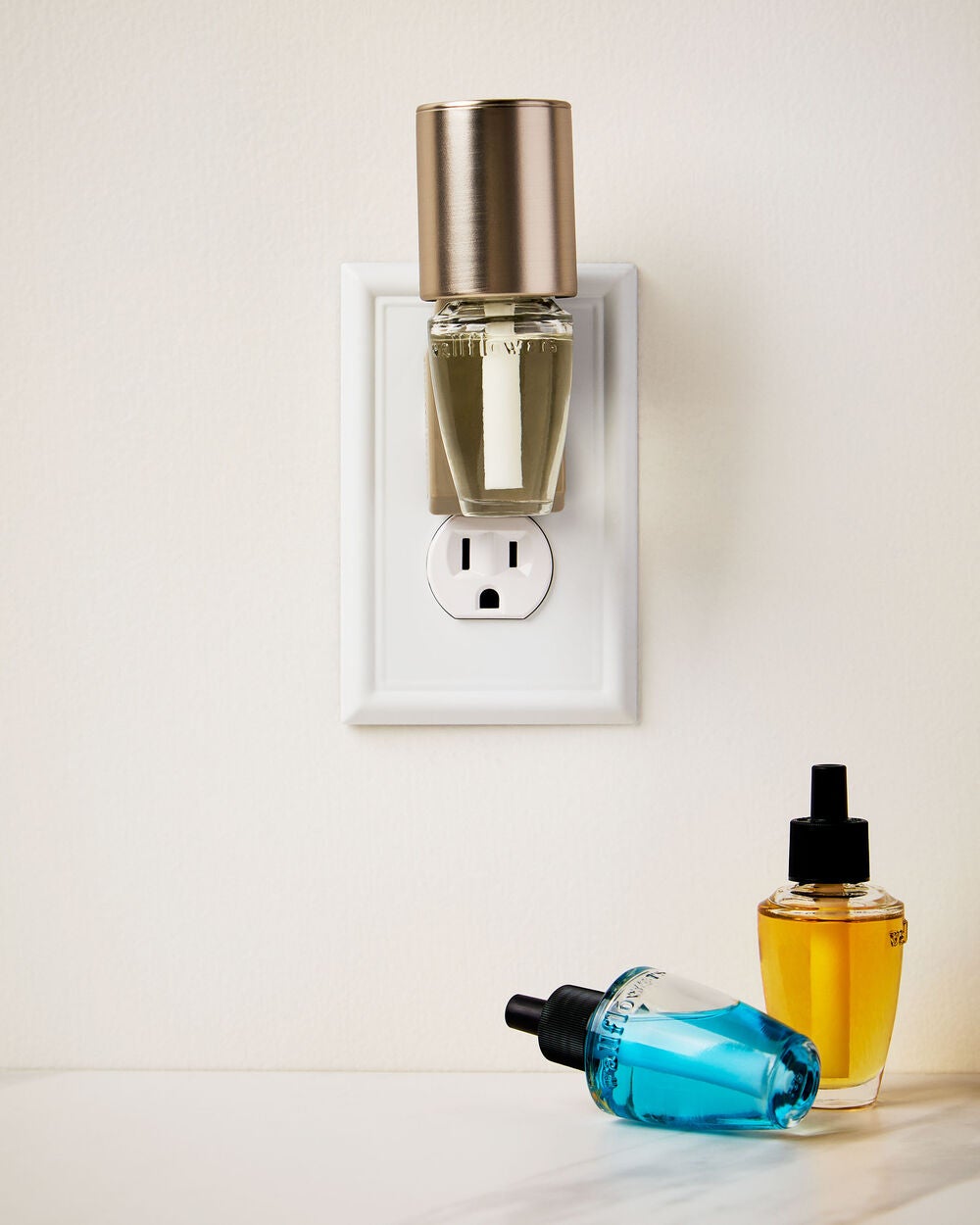 Silver Metallic Scent Control? Wallflowers Fragrance Plug - Image 6