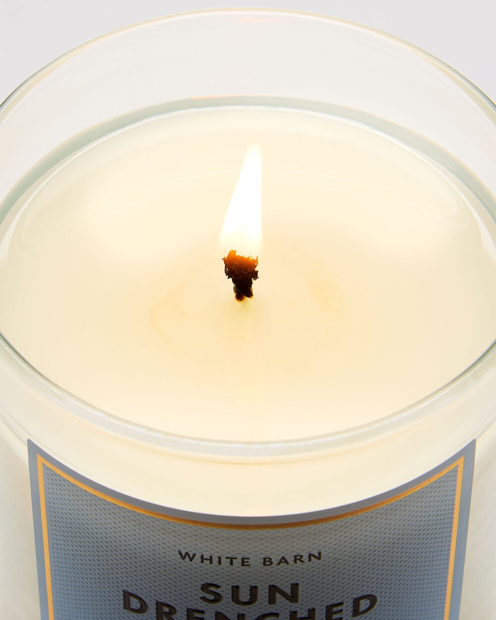 Sun Drenched Linen Single Wick Candle - Image 4
