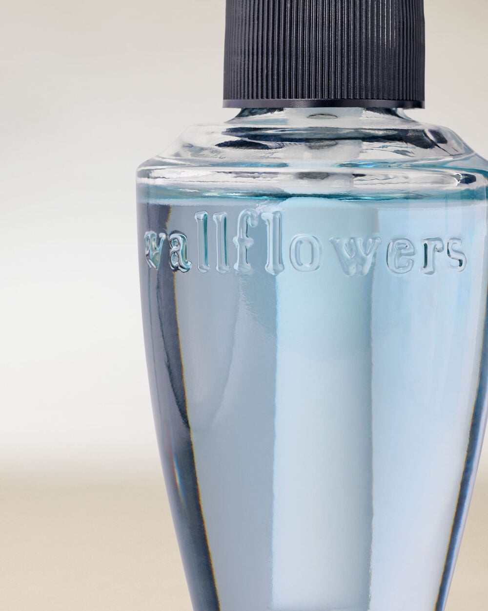 Sun-Drenched Linen Wallflowers Fragrance Refill - Image 2