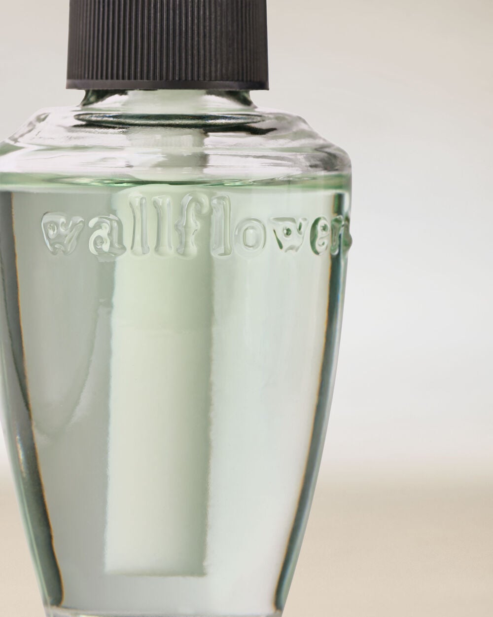 White Tea & Sage Wallflowers Fragrance Refill - Image 2
