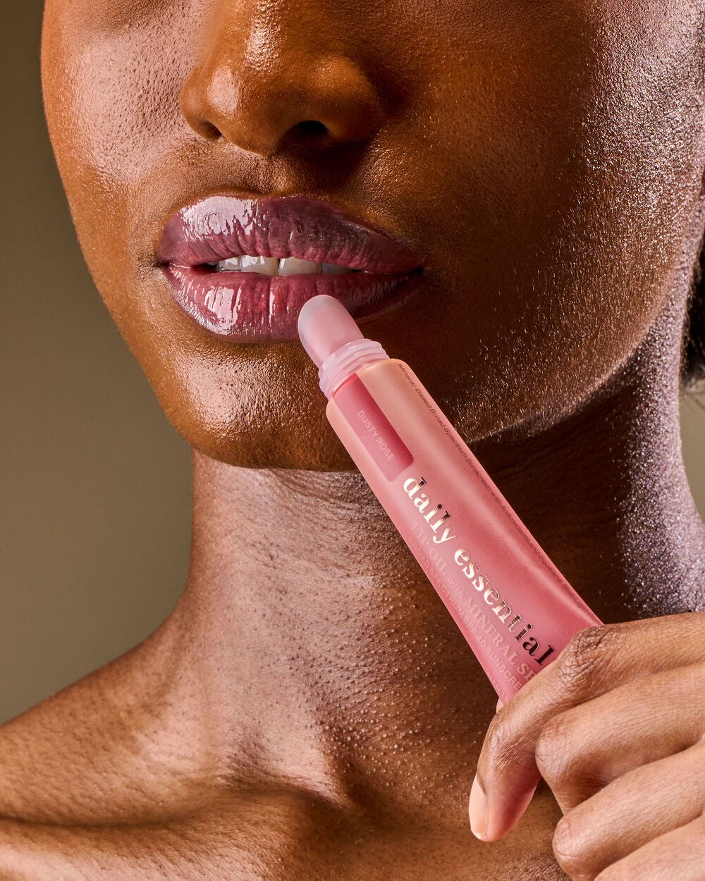 Dusty Pink Lip Oil with Mineral SPF 40 - Image 4