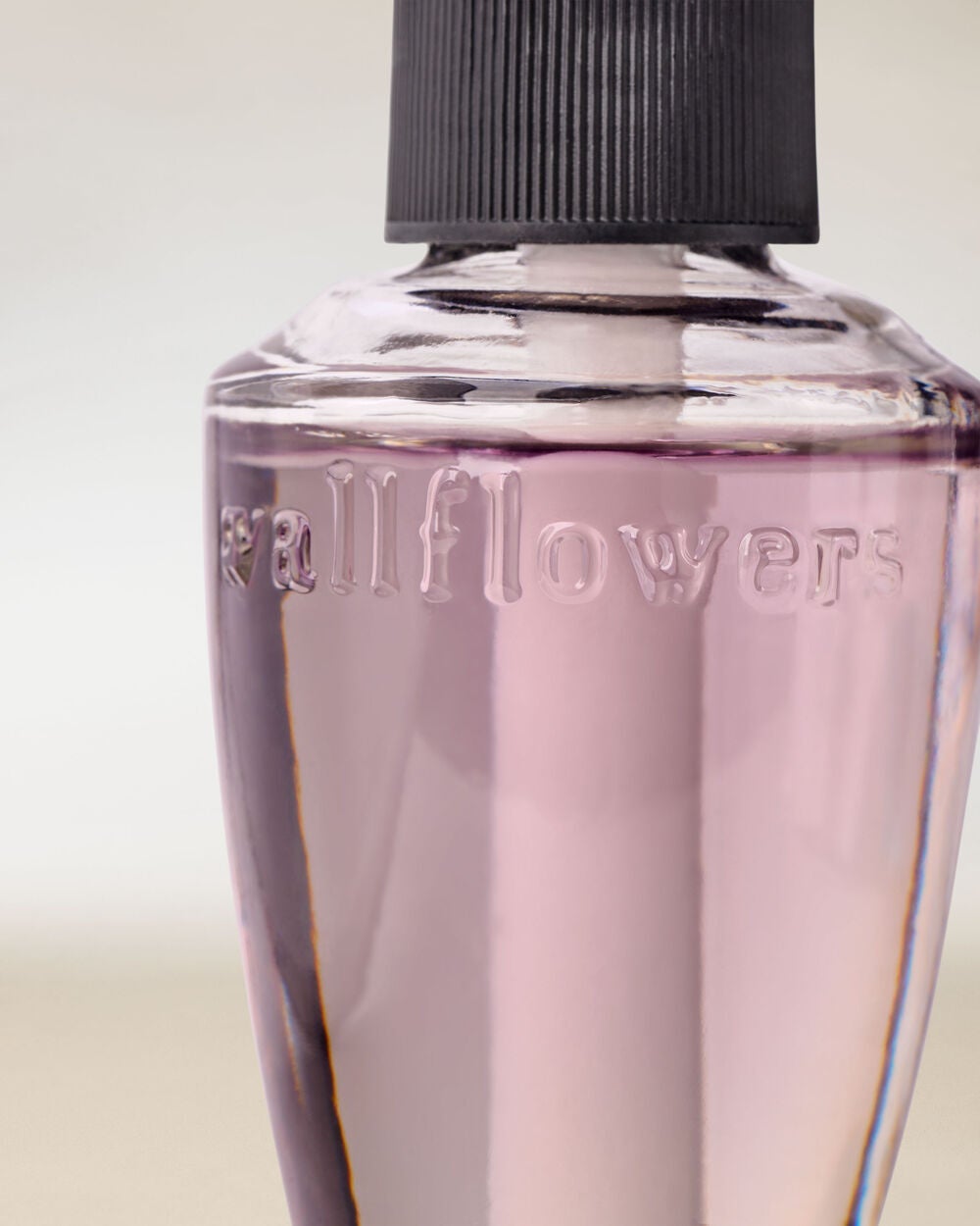 Fresh Cut Lilacs Wallflowers Fragrance Refill - Image 2