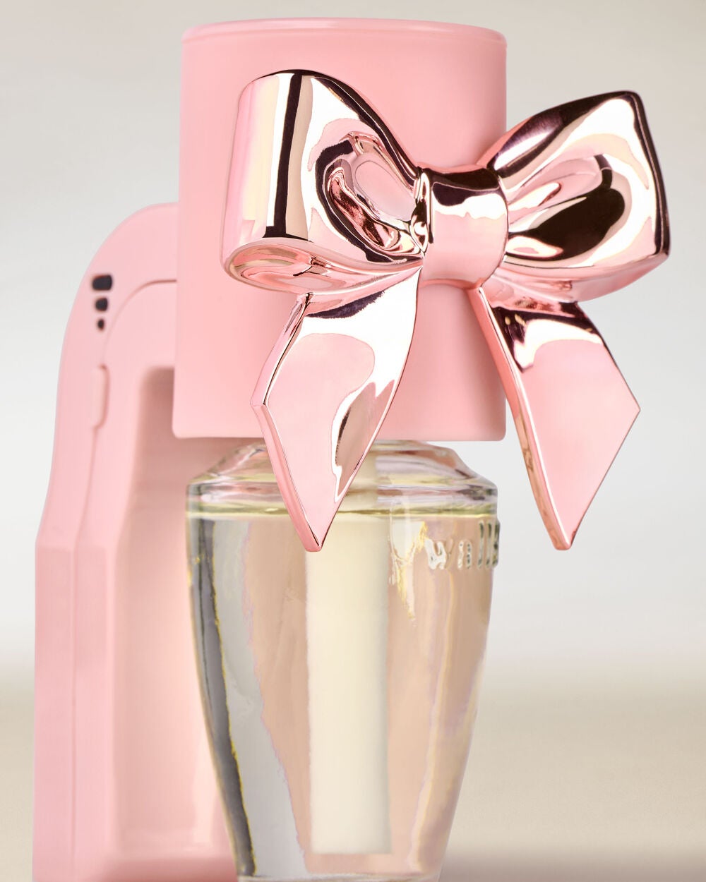 Bow Scent Control? Wallflowers Fragrance Plug - Image 2