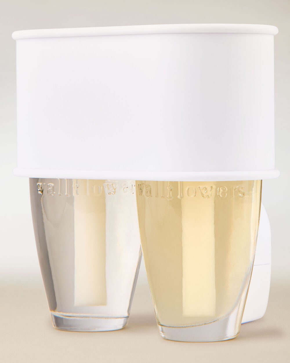 White Scent Switching? Wallflowers Duo Plug - Image 2