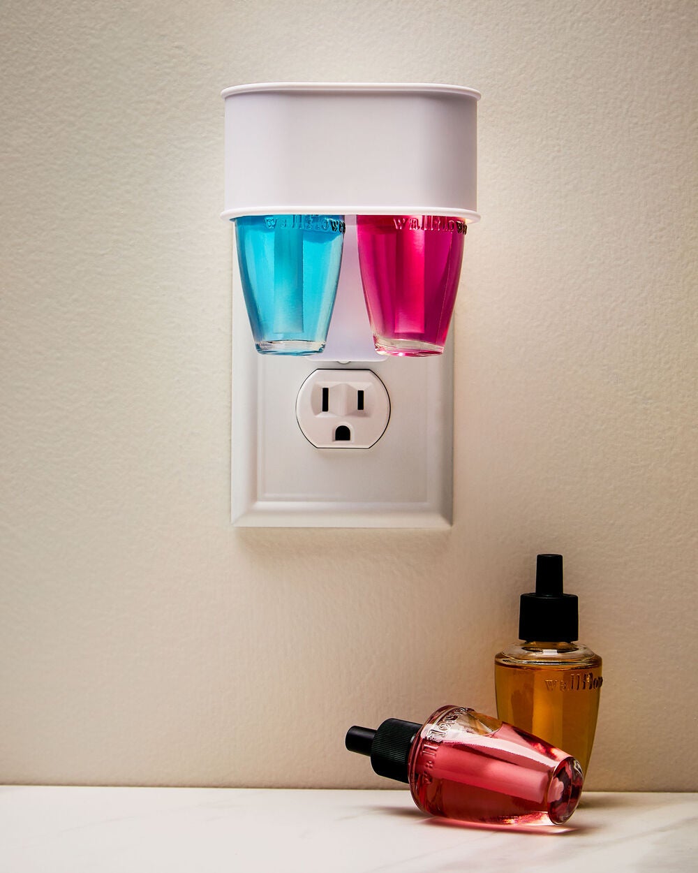 White Scent Switching? Wallflowers Duo Plug - Image 4