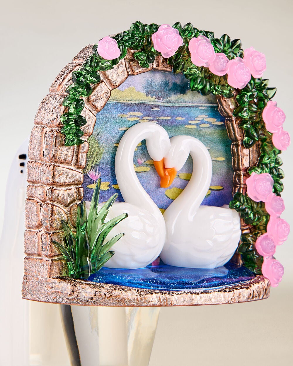 Swan Bridge Scent Control? Nightlight Wallflowers Fragrance Plug - Image 2