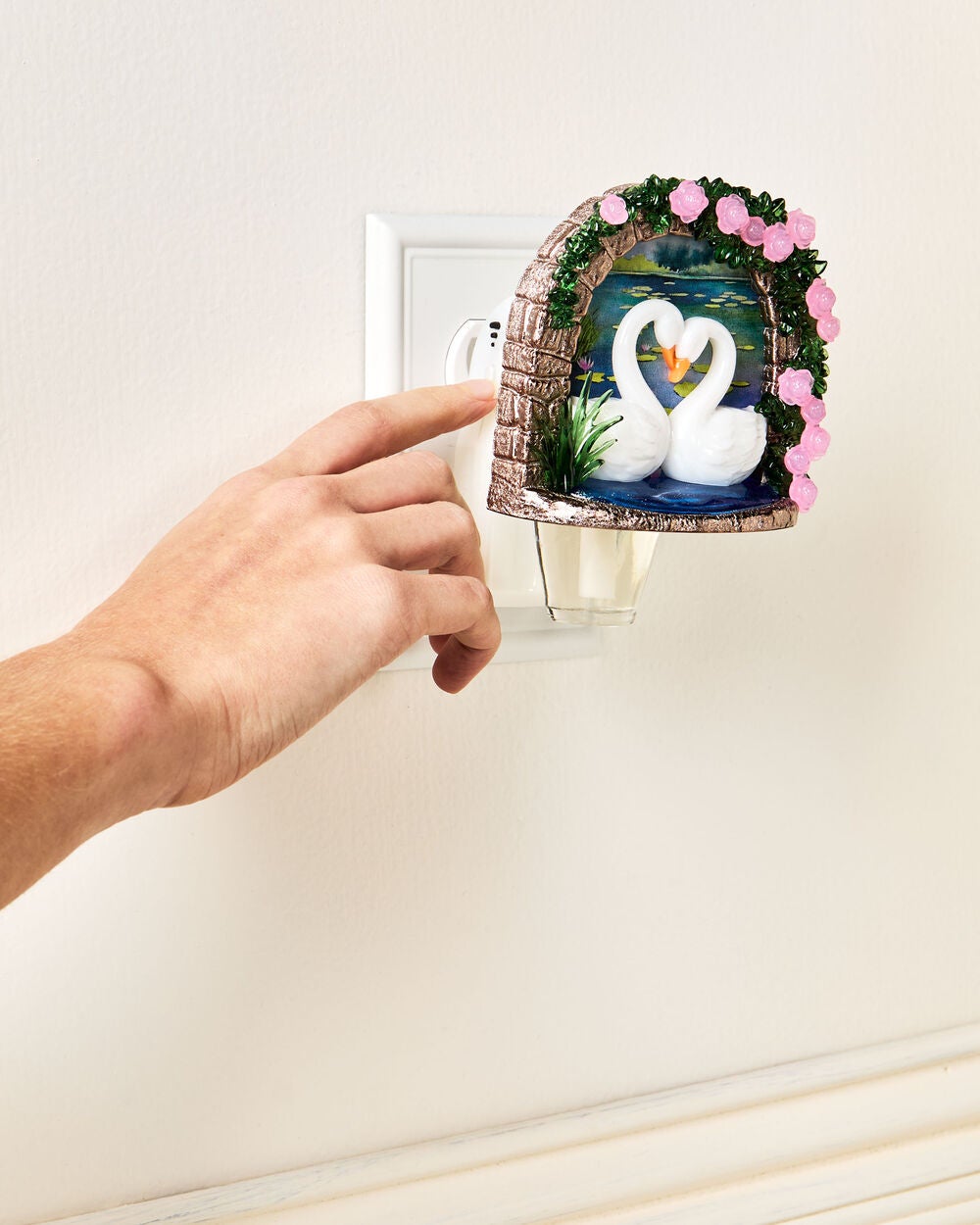 Swan Bridge Scent Control? Nightlight Wallflowers Fragrance Plug - Image 5