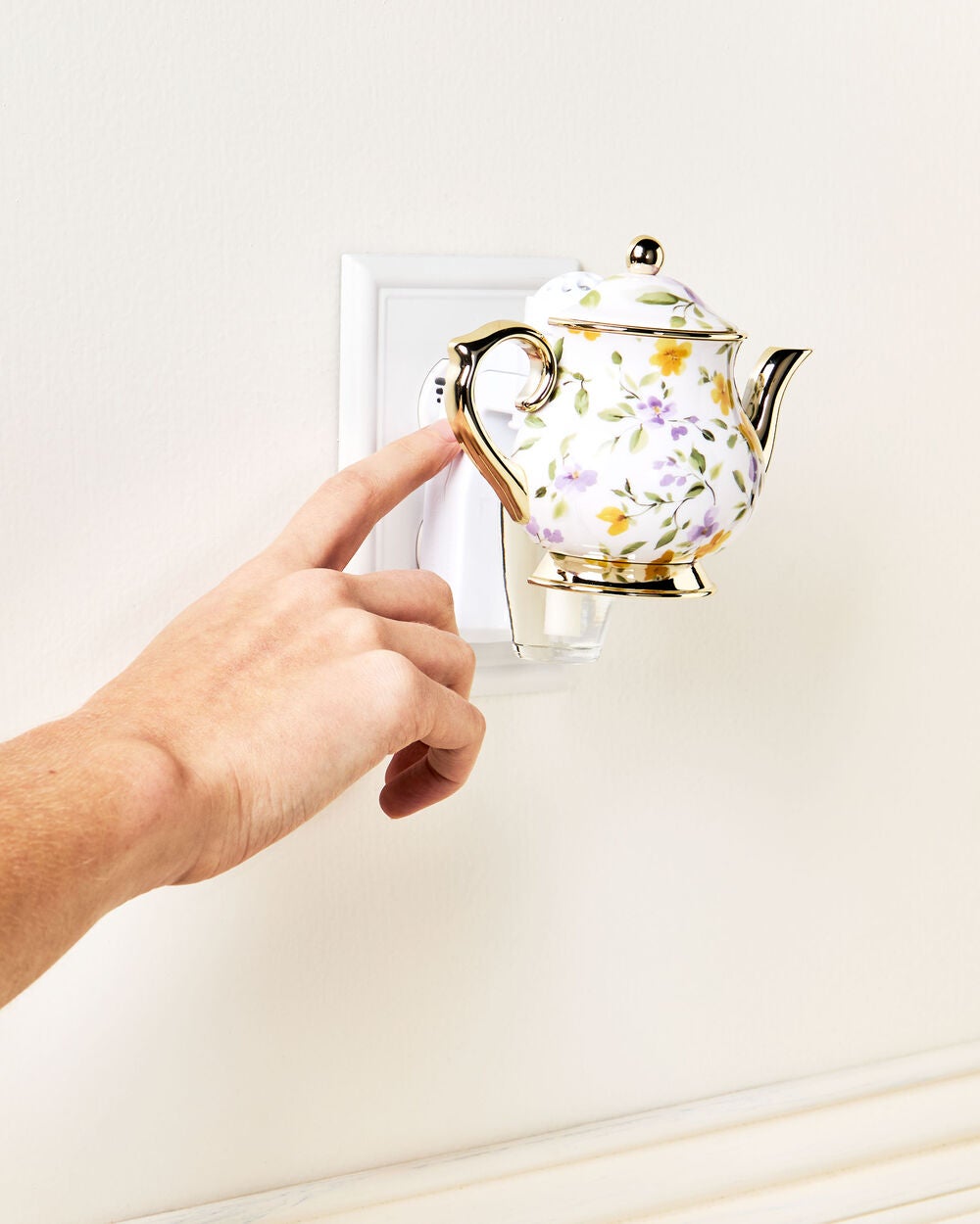 Teapot Scent Control? Wallflowers Fragrance Plug - Image 5