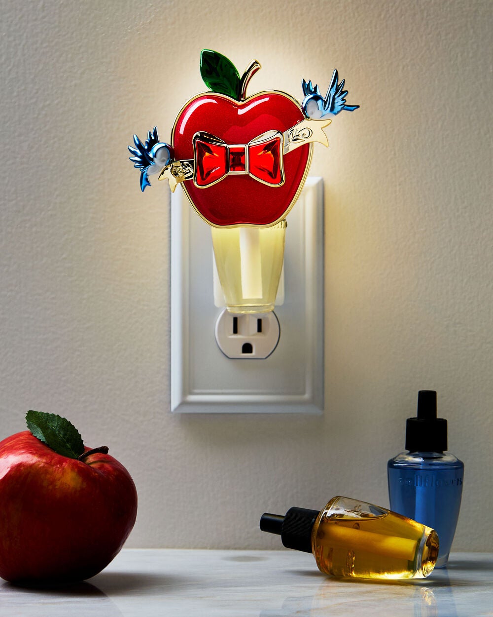 Snow White Nightlight Wallflowers Fragrance Plug - Image 4