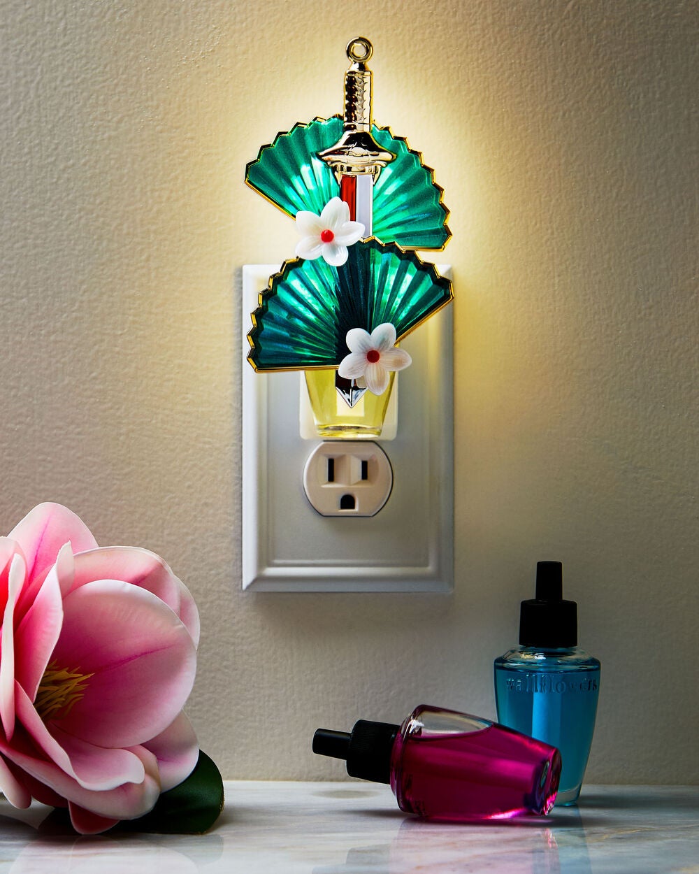 Mulan Nightlight Wallflowers Fragrance Plug - Image 4