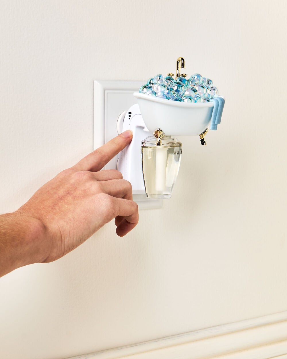 Bubble Bath Scent Control? Nightlight Wallflowers Fragrance Plug - Image 5