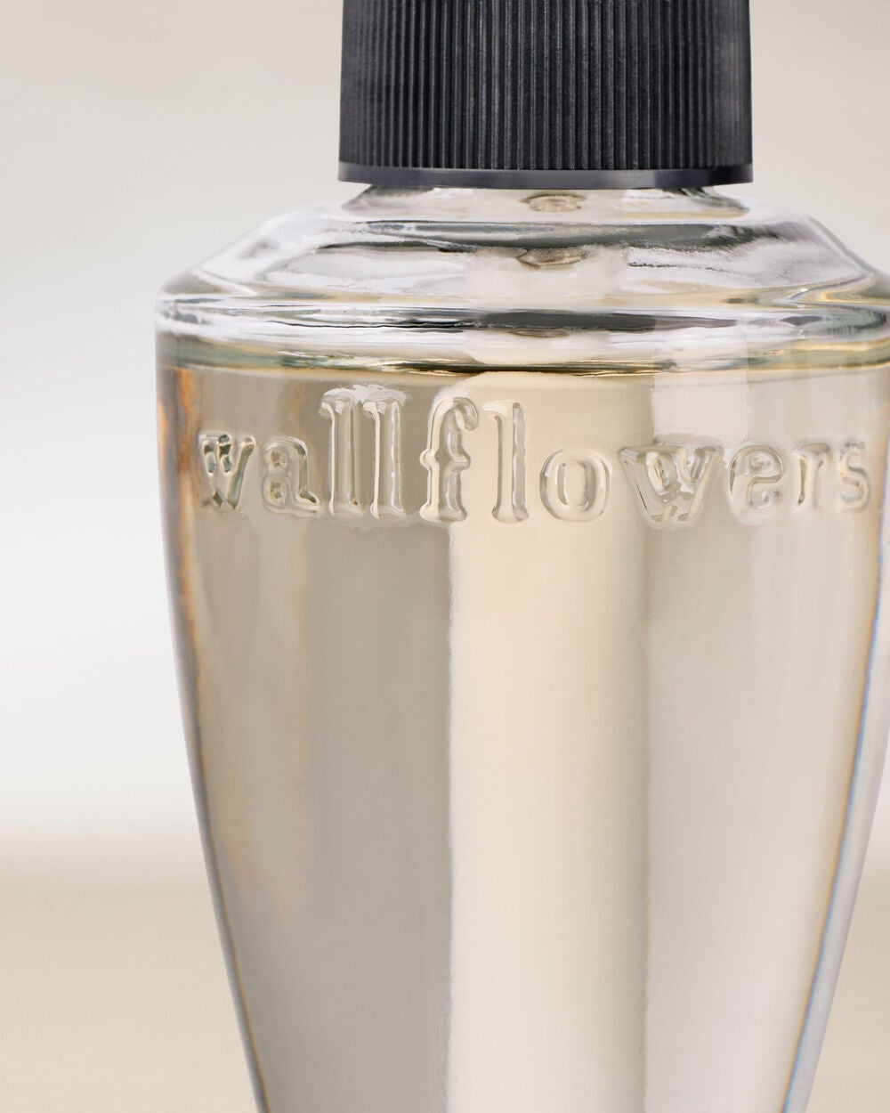 Vanilla Embers Wallflowers Fragrance Refill - Image 2