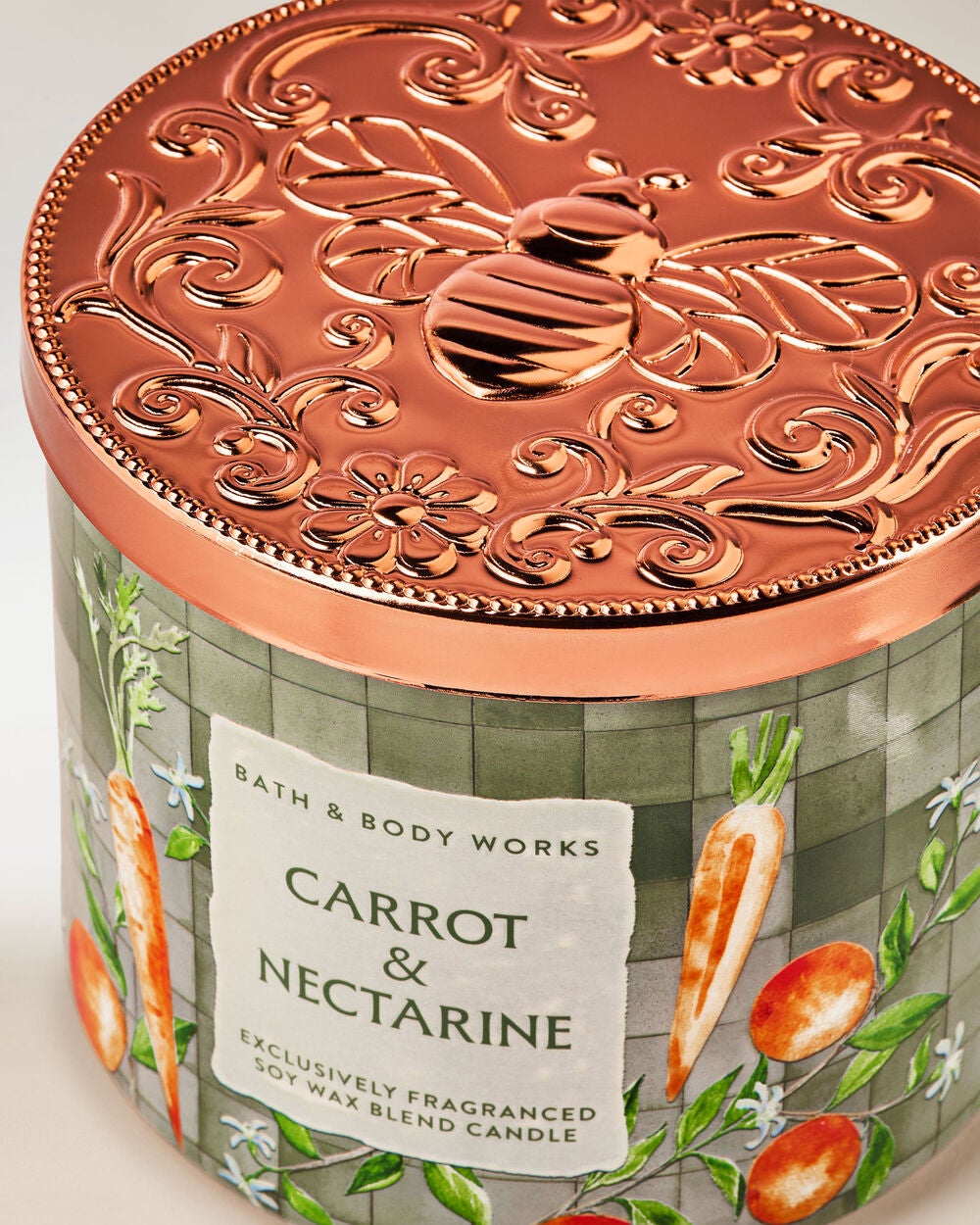 Carrot & Nectarine 3-Wick Candle - Image 2