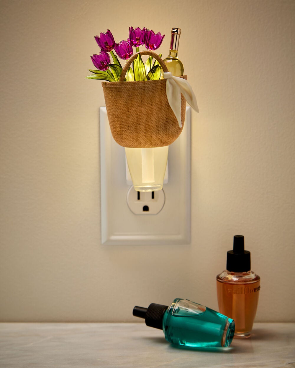 Market Tote Scent Control? Nightlight Wallflowers Fragrance Plug - Image 6