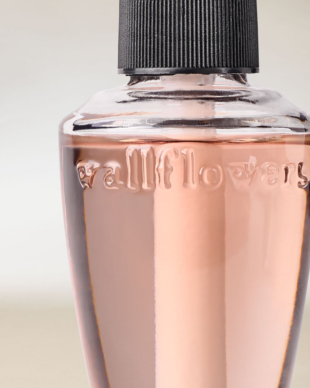 Fluffy Almond Marshmallow Wallflowers Fragrance Refill - Image 2