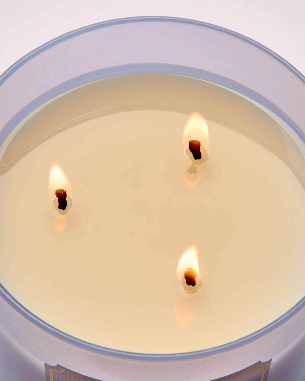 Violet & Musk 3-Wick Candle - Image 5