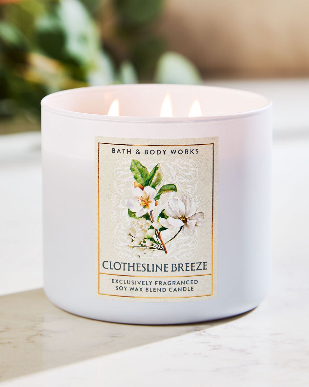 Clothesline Breeze 3-Wick Candle - Image 6