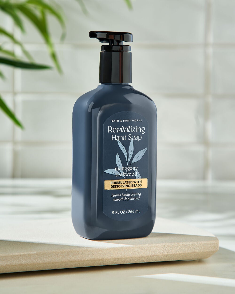 Mahogany Teakwood Revitalizing Gel Hand Soap - Image 7