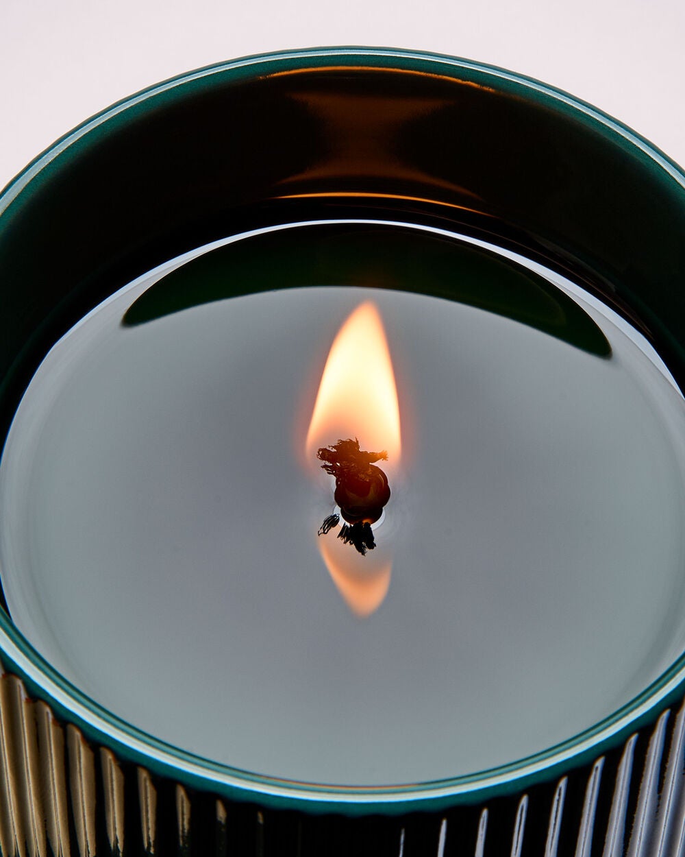 Bergamot & Musk Single Wick Candle - Image 5
